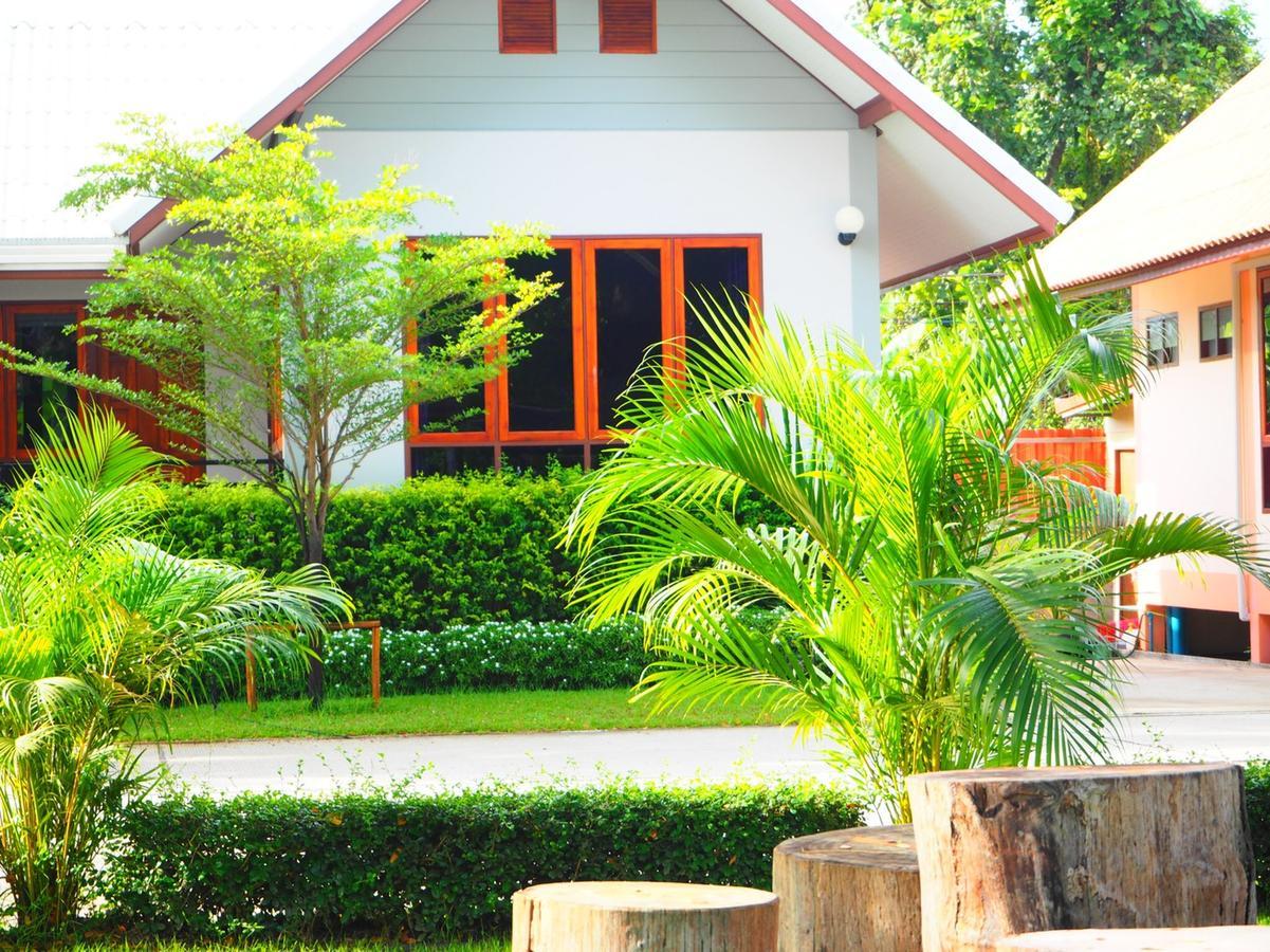 Hotel Bansuansiriwat Ban Tak Exterior foto