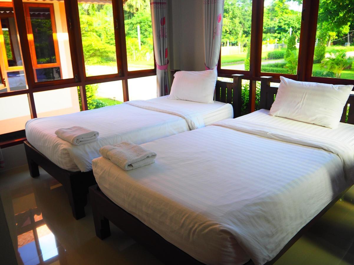 Hotel Bansuansiriwat Ban Tak Exterior foto
